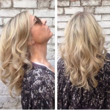 Icy highlights using Olaplex in the colourapplication at the klinik hairsalon